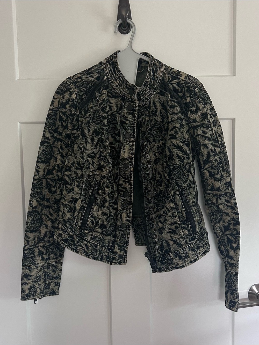 Free People black & gray camouflage style jacket with leaf-like pattern
